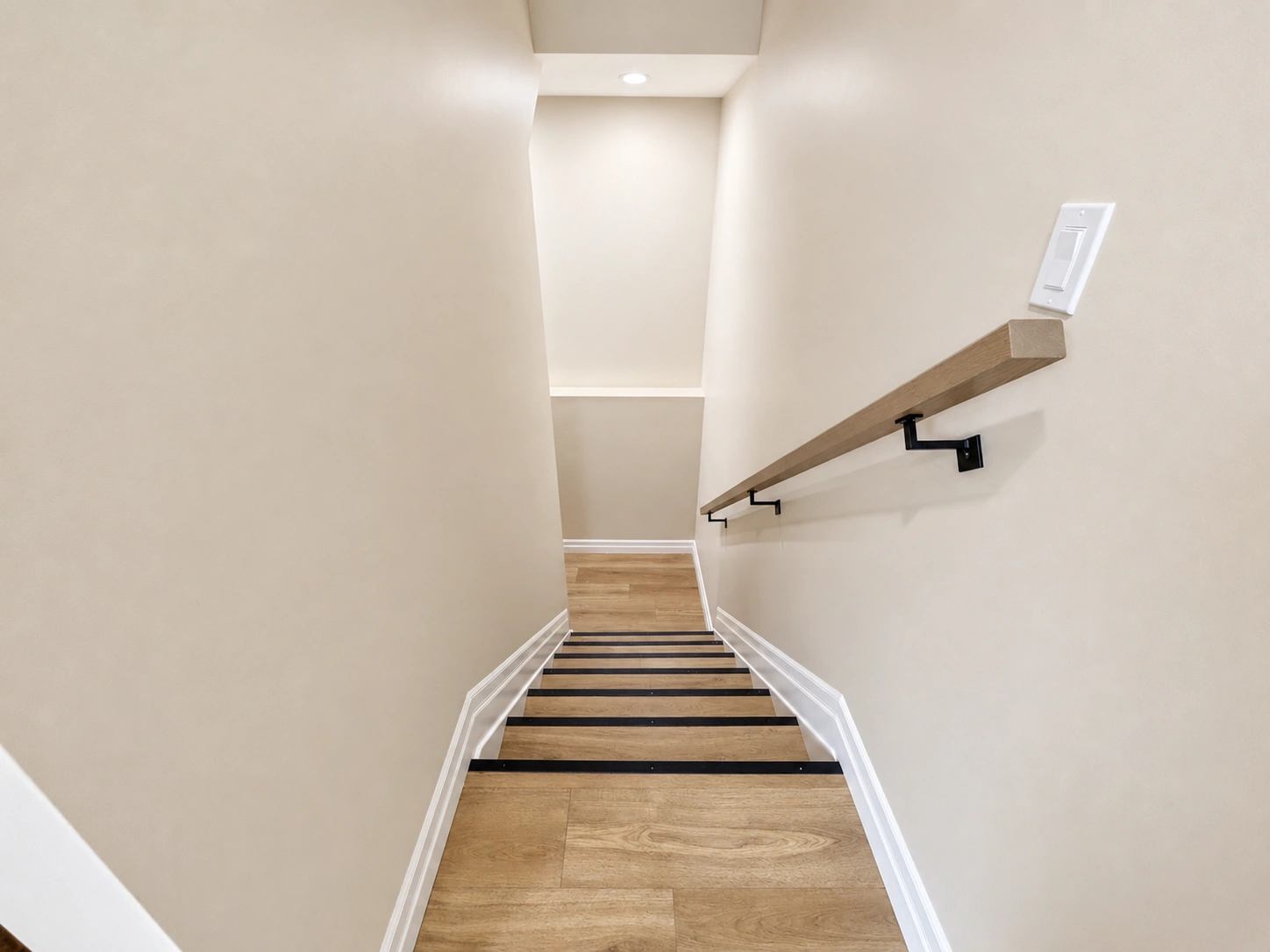 8385 Riverside Dr E project image